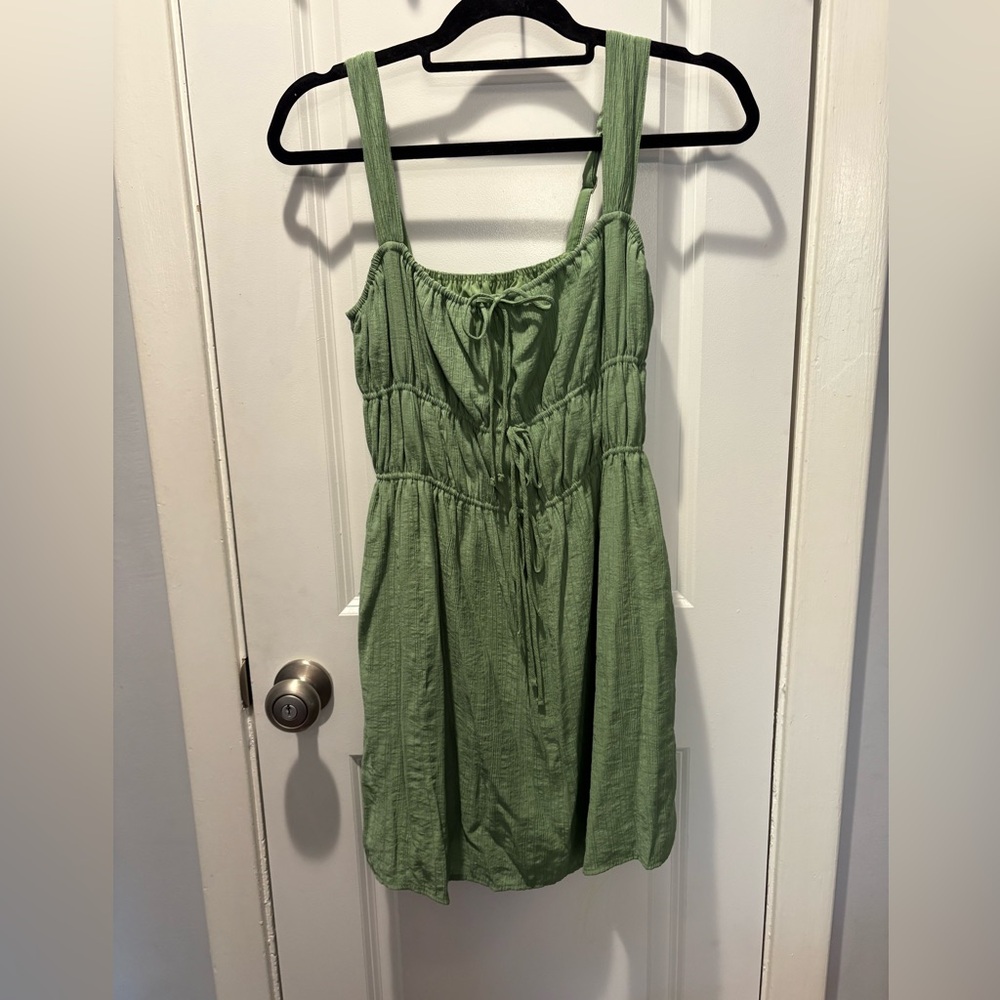 Woman’s Abercrombie & Fitch Light Green Midi Summer springtime Dress Size XS